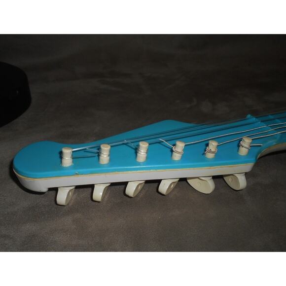 Rare Rock 'N Smurf Blue Toy Guitar Vintage 1982 Musical Instrument Restored READ - Picture 8 of 11